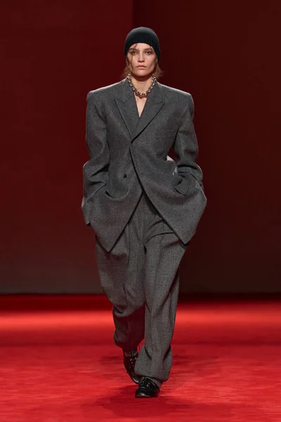 Look 22